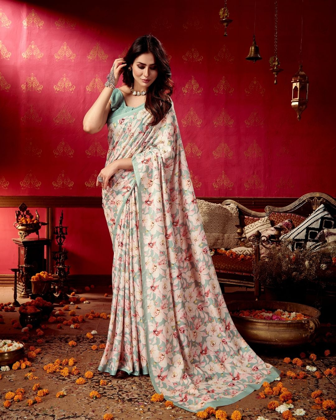White Floral Print Sarees: Buy Latest Designs Online | Utsav Fashion